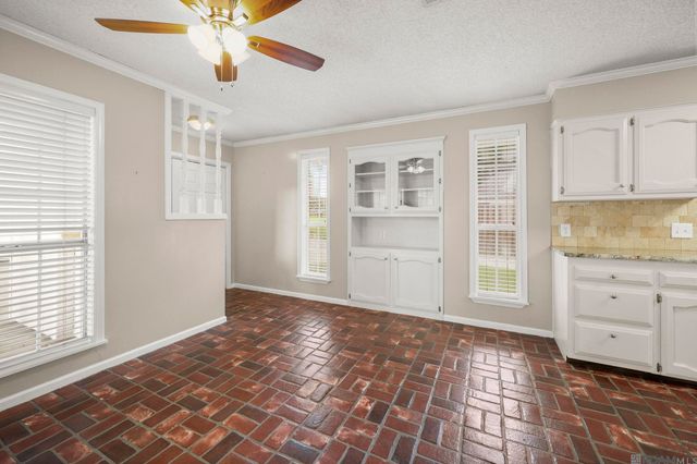 5211 Fort Gregg Dr, Baton Rouge, LA 70817