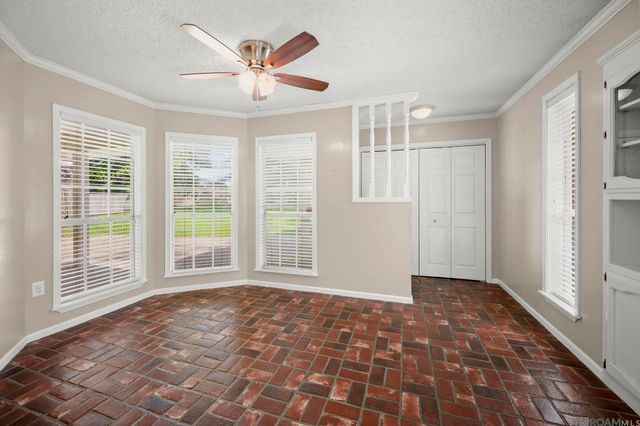 5211 Fort Gregg Dr, Baton Rouge, LA 70817