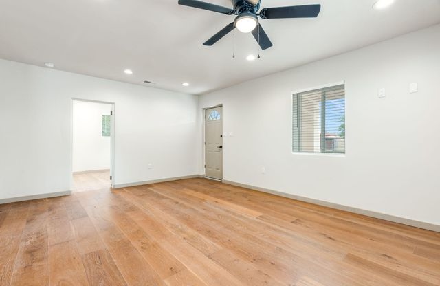2431 Mervosh Avenue SW, Albuquerque, NM 87105