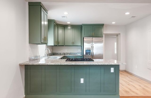 2431 Mervosh Avenue SW, Albuquerque, NM 87105