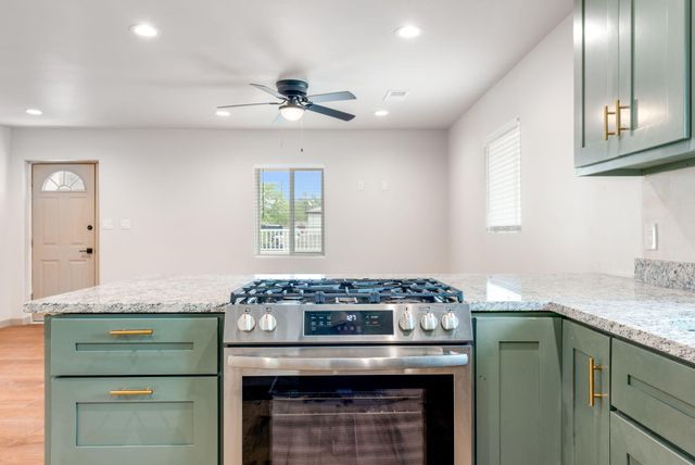 2431 Mervosh Avenue SW, Albuquerque, NM 87105