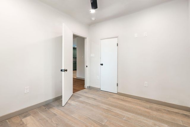2431 Mervosh Avenue SW, Albuquerque, NM 87105