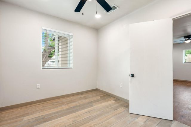 2431 Mervosh Avenue SW, Albuquerque, NM 87105