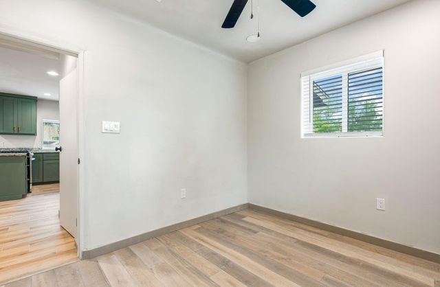 2431 Mervosh Avenue SW, Albuquerque, NM 87105