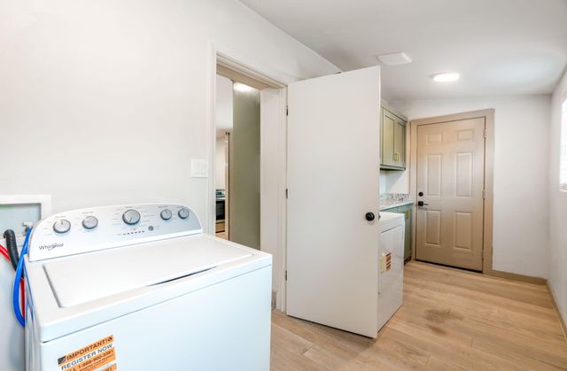 2431 Mervosh Avenue SW, Albuquerque, NM 87105