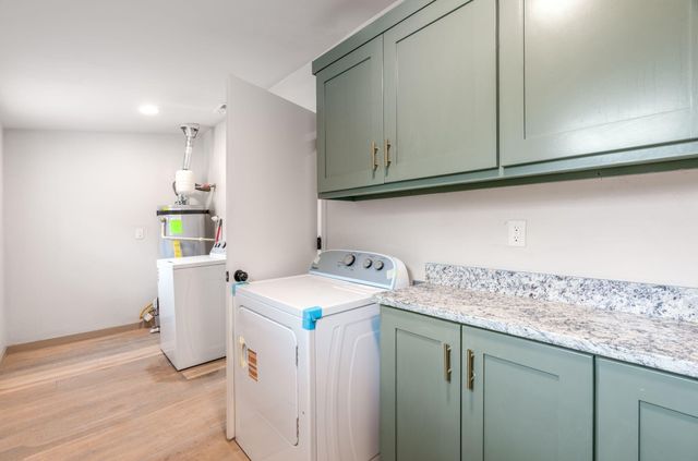 2431 Mervosh Avenue SW, Albuquerque, NM 87105