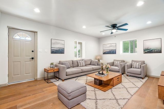 2431 Mervosh Avenue SW, Albuquerque, NM 87105