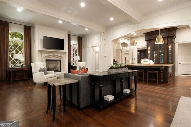 4136 N Stratford Road NE, Atlanta, GA 30342