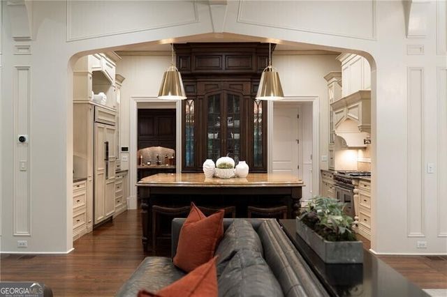 4136 N Stratford Road NE, Atlanta, GA 30342