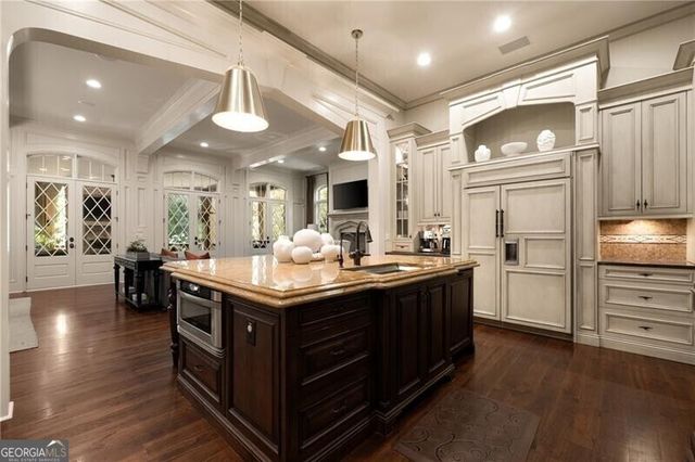 4136 N Stratford Road NE, Atlanta, GA 30342