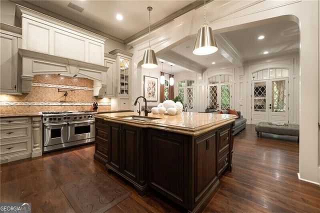 4136 N Stratford Road NE, Atlanta, GA 30342