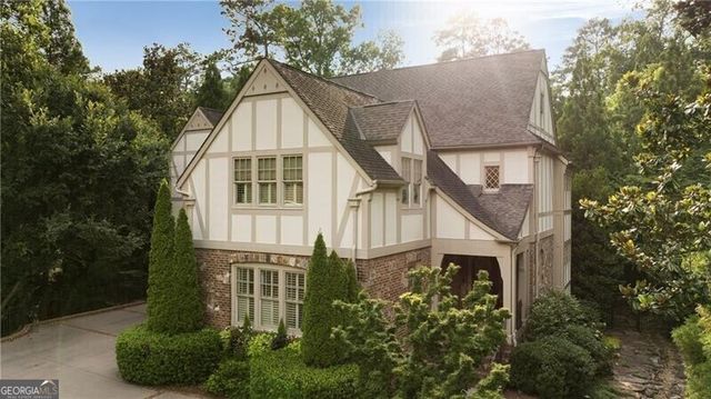 4136 N Stratford Road NE, Atlanta, GA 30342