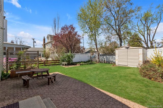 115 Broadmoor Lane, Westbury, NY 11590