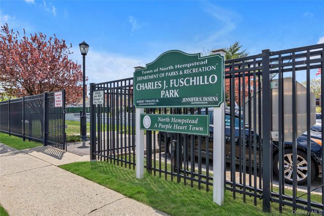 115 Broadmoor Lane, Westbury, NY 11590