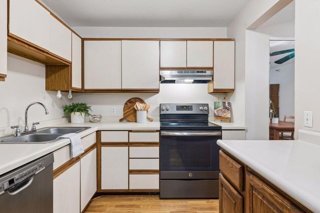 4151 Boone Avenue N 106, New Hope, MN 55427