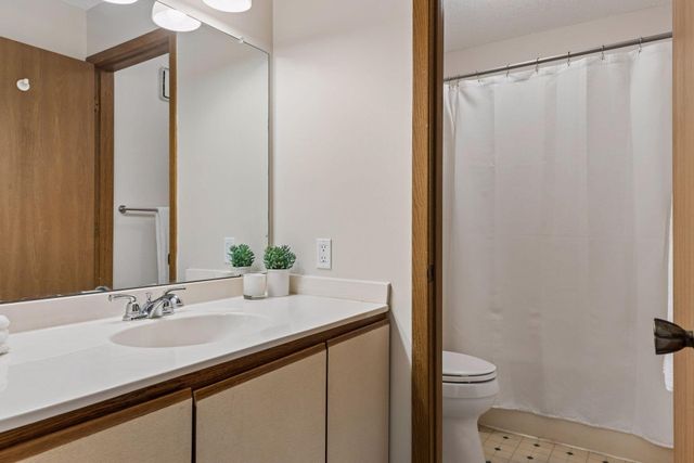 4151 Boone Avenue N 106, New Hope, MN 55427