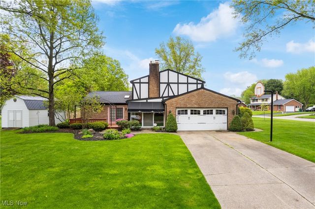 2410 Tanglewood Drive NE, Massillon, OH 44646