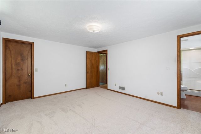 2410 Tanglewood Drive NE, Massillon, OH 44646