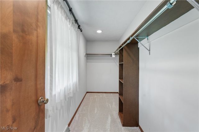 2410 Tanglewood Drive NE, Massillon, OH 44646