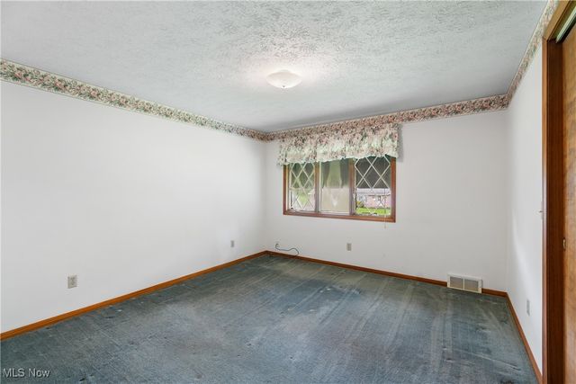 2410 Tanglewood Drive NE, Massillon, OH 44646