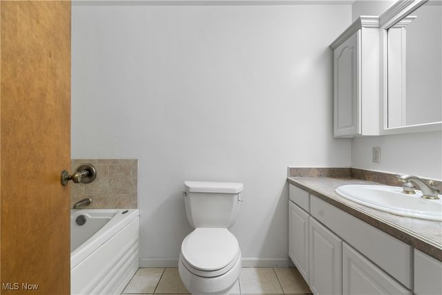 2410 Tanglewood Drive NE, Massillon, OH 44646