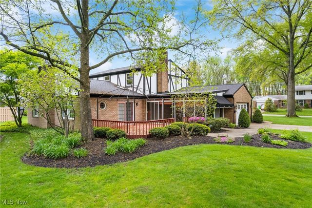 2410 Tanglewood Drive NE, Massillon, OH 44646