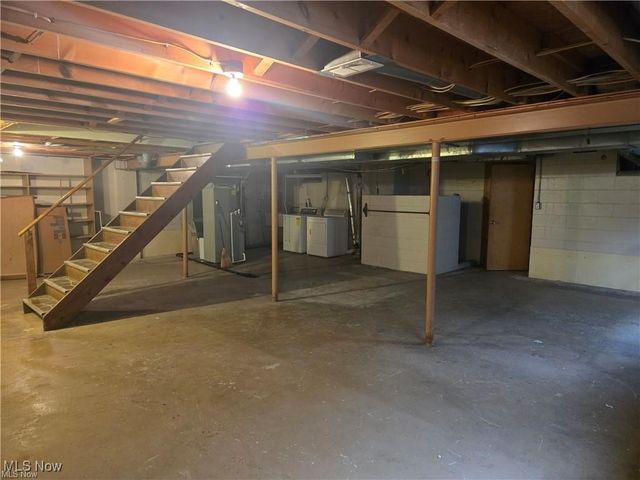 2410 Tanglewood Drive NE, Massillon, OH 44646