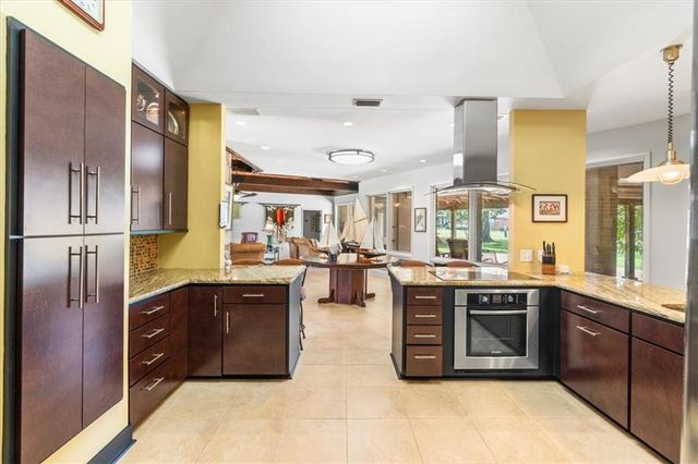 4170 Spring Valley Drive N, Mobile, AL 36693