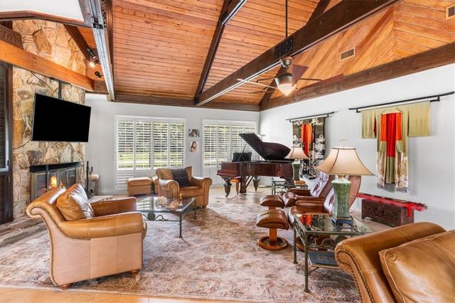 4170 Spring Valley Drive N, Mobile, AL 36693
