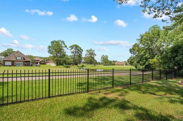 4170 Spring Valley Drive N, Mobile, AL 36693