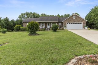 147 Crimson Dr, Winchester, TN 37398
