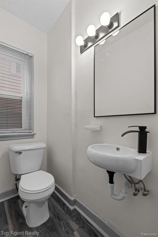 16204 Wisconsin Street, Detroit, MI 48221