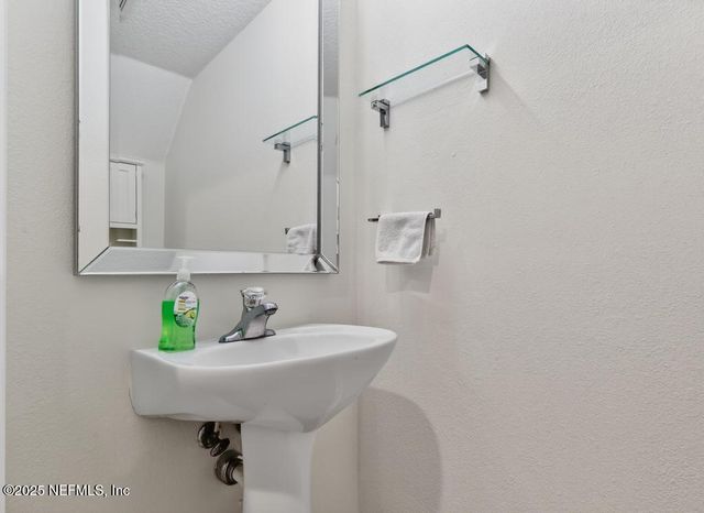 411 WALNUT Drive, St. Johns, FL 32259