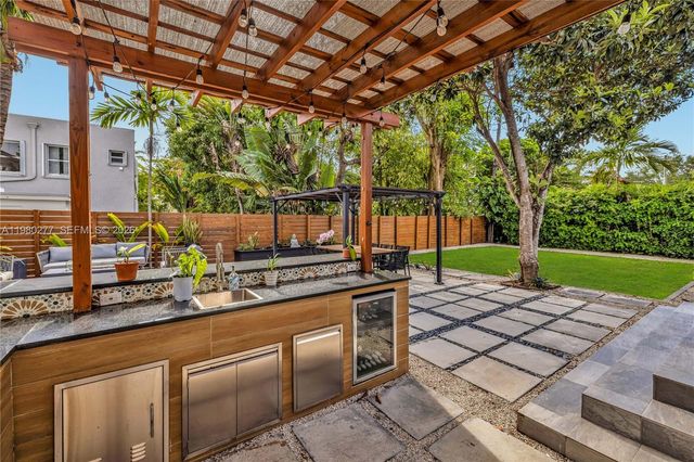 10533 NE 3rd Ct, Miami Shores, FL 33138