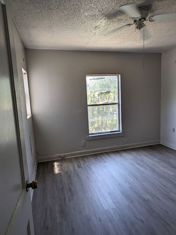 2637 Lynch St, Corpus Christi, TX 78404