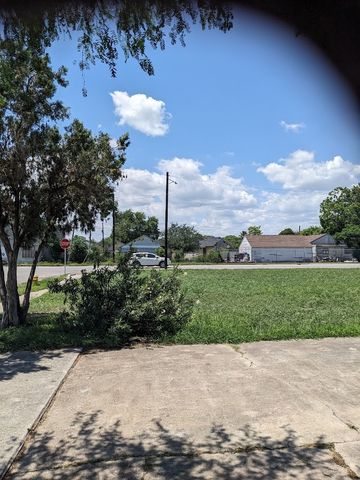 2637 Lynch St, Corpus Christi, TX 78404