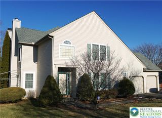 6099 Timberknoll Drive, Lower Macungie Twp, PA 18062