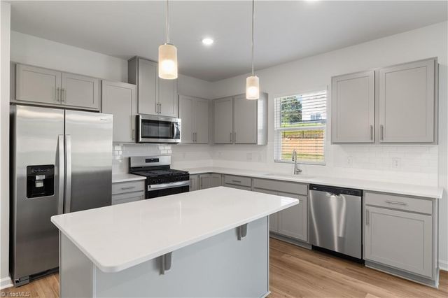 408 Chesney Place, Thomasville, NC 27360