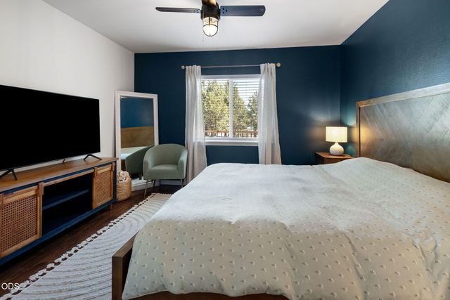 21370 NE Pecoraro Loop, Bend, OR 97701