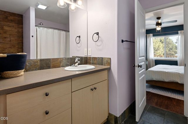 21370 NE Pecoraro Loop, Bend, OR 97701
