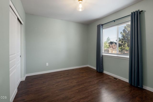 21370 NE Pecoraro Loop, Bend, OR 97701