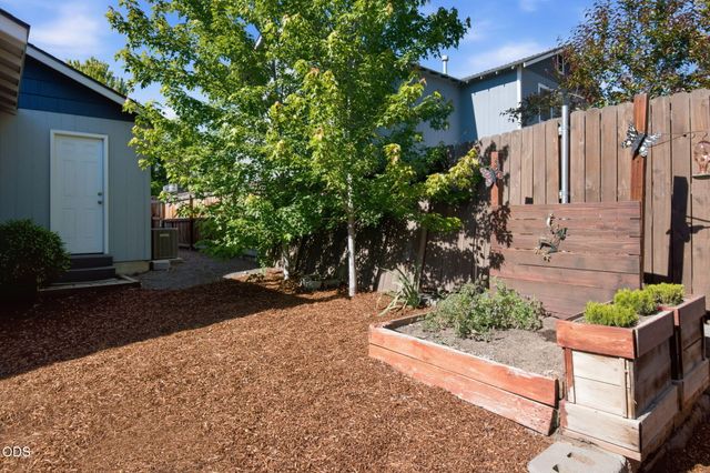 21370 NE Pecoraro Loop, Bend, OR 97701