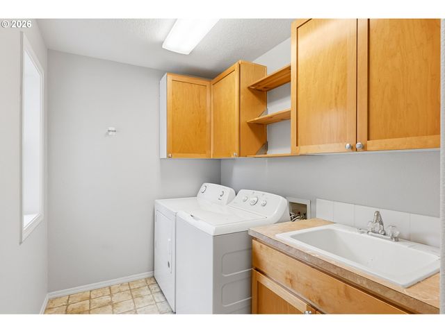 29190 Sw CHARLOTTE Ln, Wilsonville, OR 97070