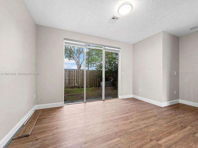 1049 NE 42nd Pl 1049, Homestead, FL 33033