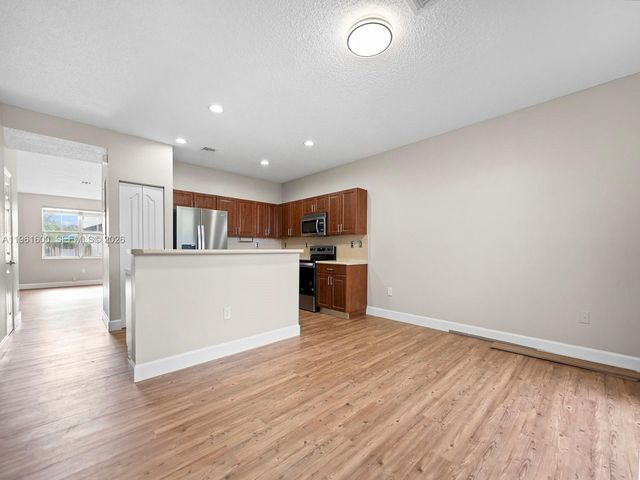 1049 NE 42nd Pl 1049, Homestead, FL 33033