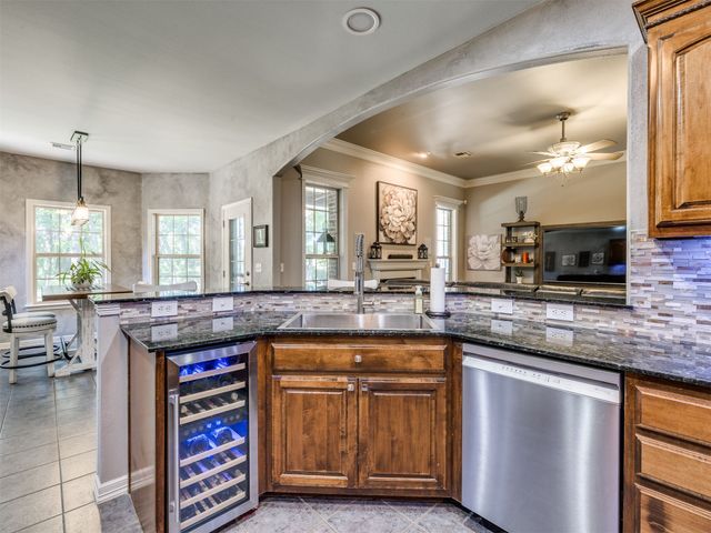1729 E 136th Place S, Bixby, OK 74008