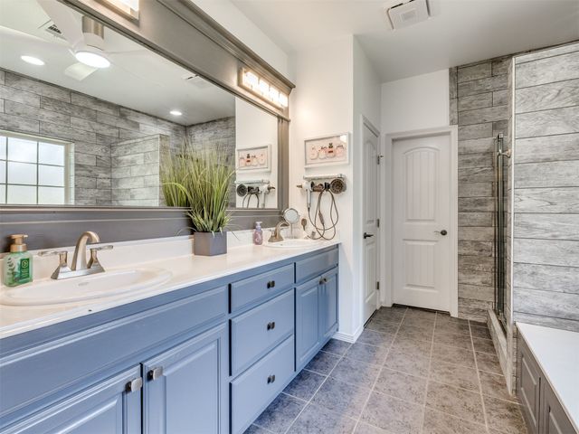 1729 E 136th Place S, Bixby, OK 74008