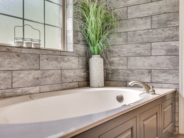 1729 E 136th Place S, Bixby, OK 74008