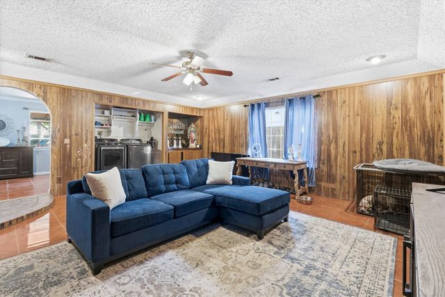 14605 Oakwood Lane, Balch Springs, TX 75180