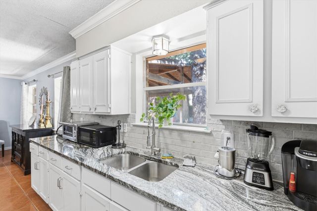 14605 Oakwood Lane, Balch Springs, TX 75180